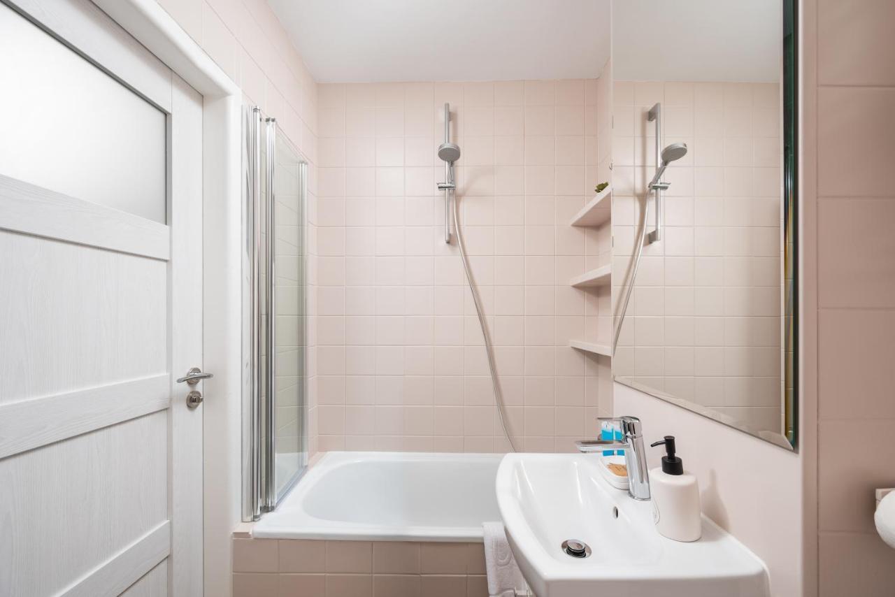 9Th Floor City View Apartment Варшава Экстерьер фото